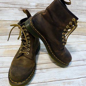 NEW WITHOUT BOX DR MARTEN'S UNISEX 1460 CRAZY HORSE BOOTS